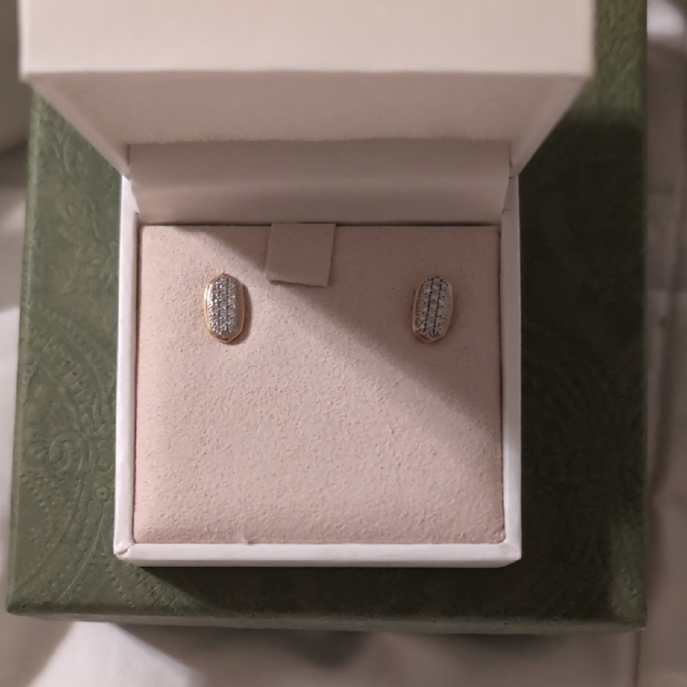 Elegant Gold Geometric Earrings